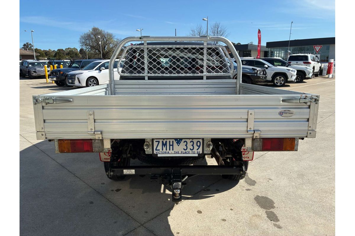 2013 Toyota Hilux SR KUN26R 4X4 image 3