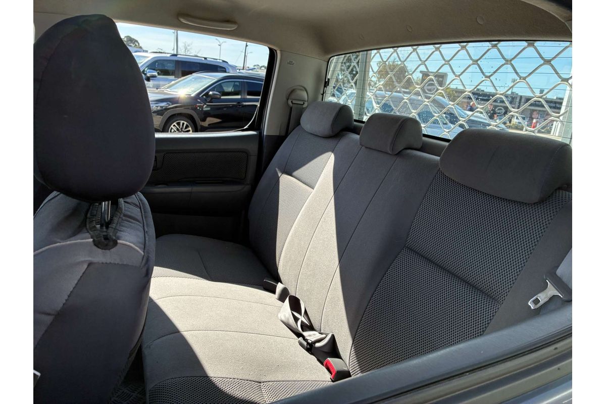 2013 Toyota Hilux SR KUN26R 4X4 image 11
