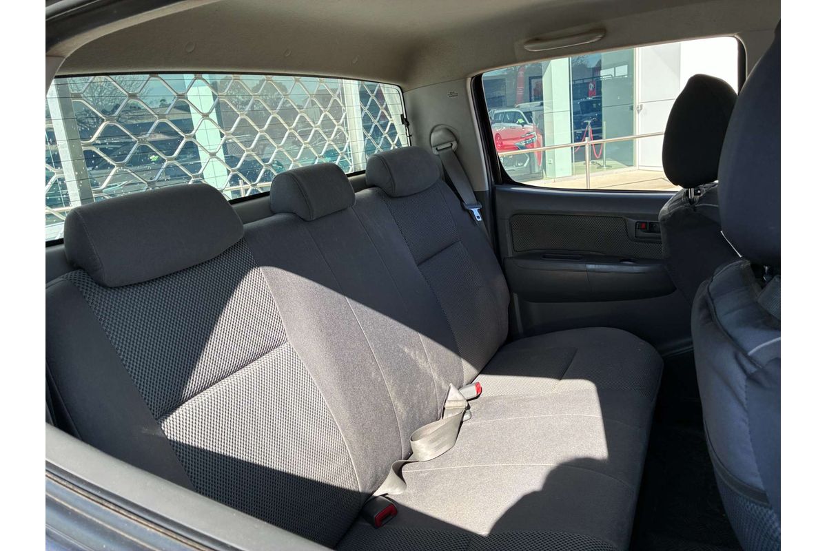 2013 Toyota Hilux SR KUN26R 4X4 image 14