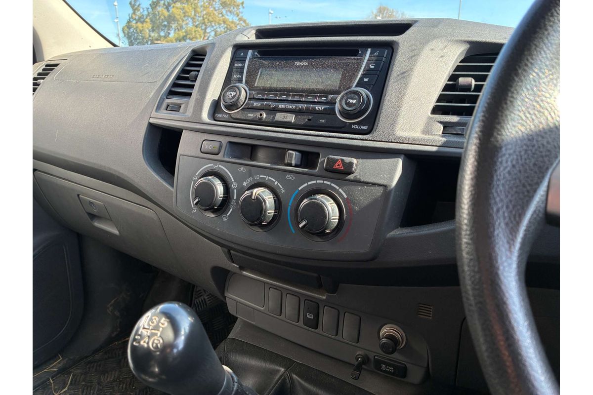2013 Toyota Hilux SR KUN26R 4X4 image 15