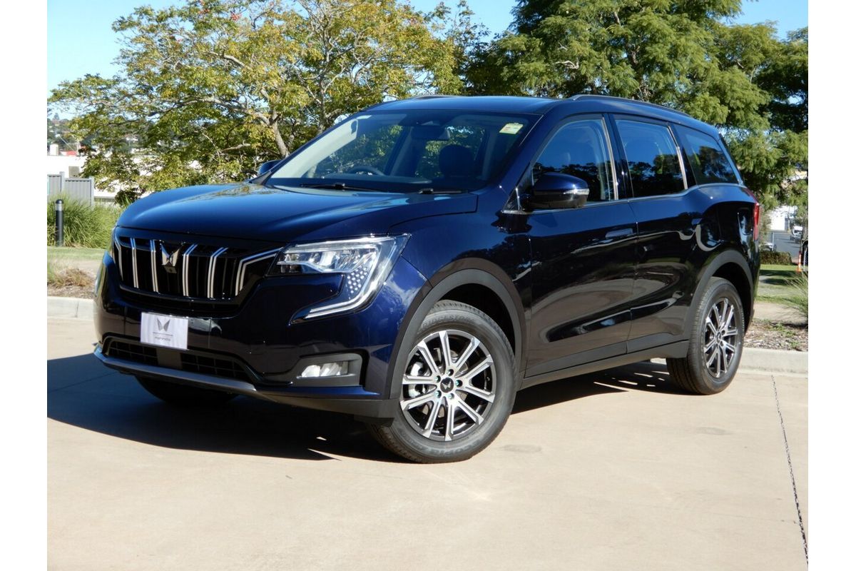 2025 Mahindra XUV700 AX7