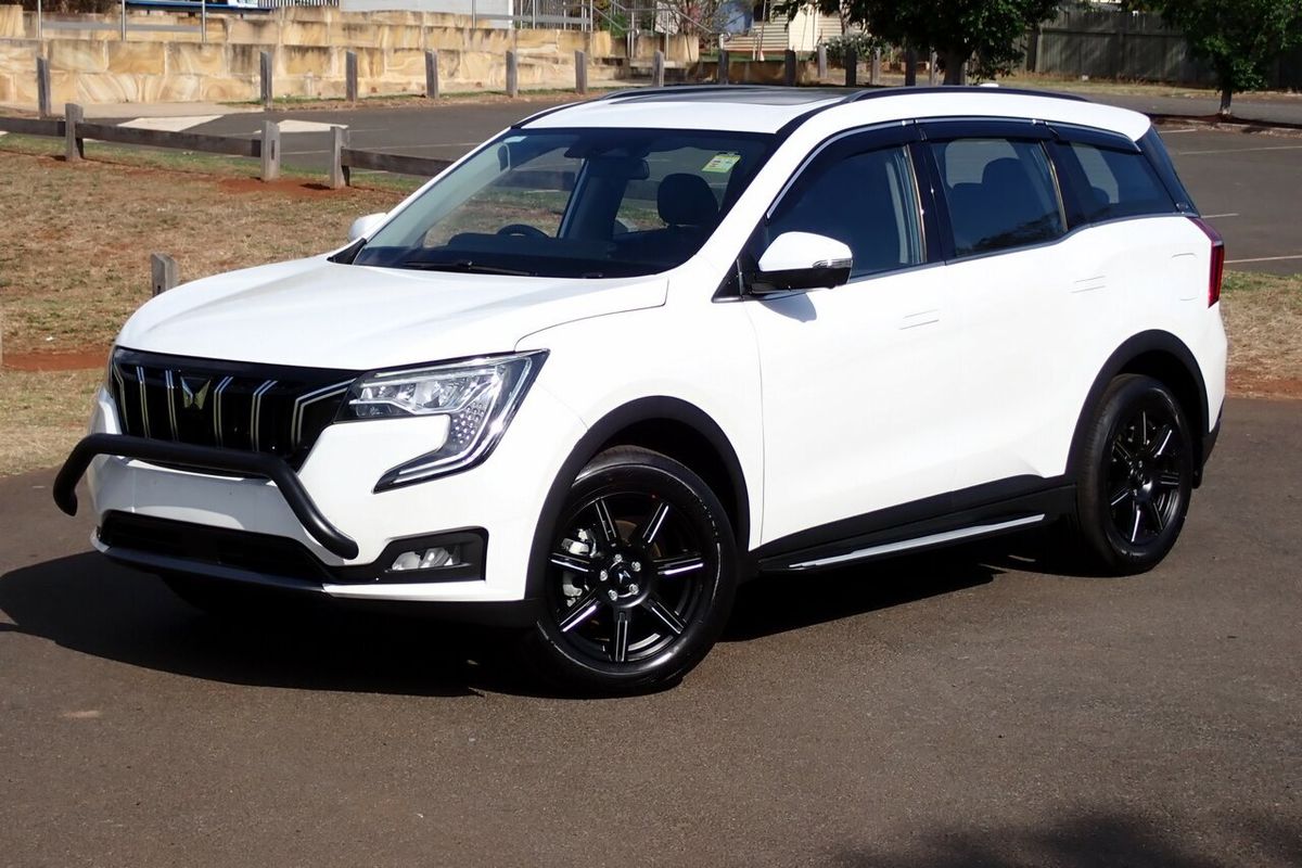 2025 Mahindra XUV700 AX7L