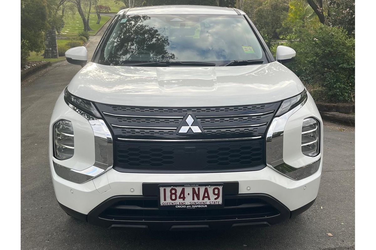2025 Mitsubishi Outlander PHEV ES ZM