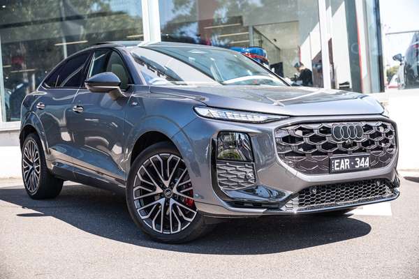 2026 Audi Q3 TFSI 195kW FJ