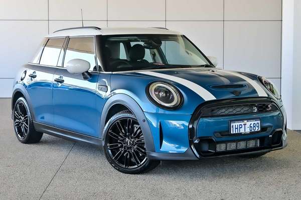 2022 MINI Hatch Cooper S Classic F55 LCI-2