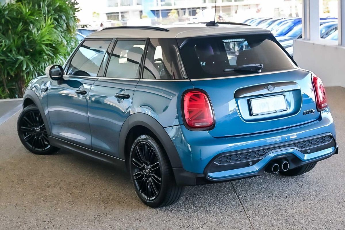 2022 MINI Hatch Cooper S Classic F55 LCI-2