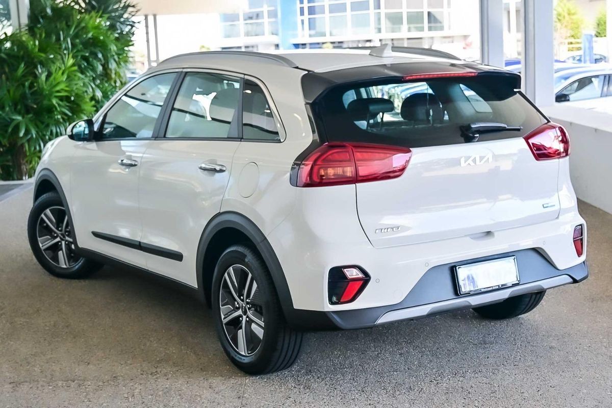 2021 Kia Niro Hybrid S DE
