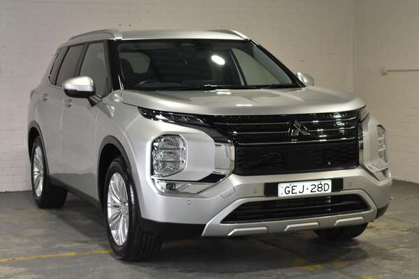 2024 Mitsubishi Outlander LS ZM
