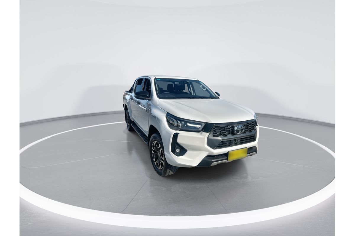 2025 Toyota Hilux SR5 48V GUN126R 4X4