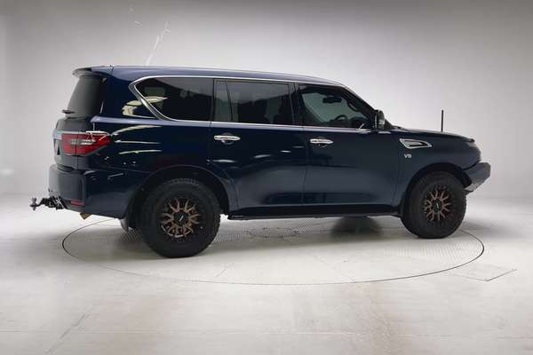2023 Nissan Patrol Ti Y62 thumb-3