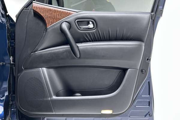 2023 Nissan Patrol Ti Y62 thumb-18