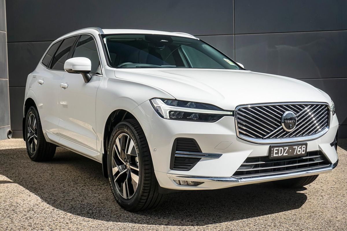 2026 Volvo XC60 Plus B5 Bright