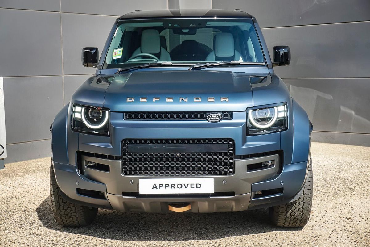 2026 Land Rover Defender 110 P635 OCTA L663