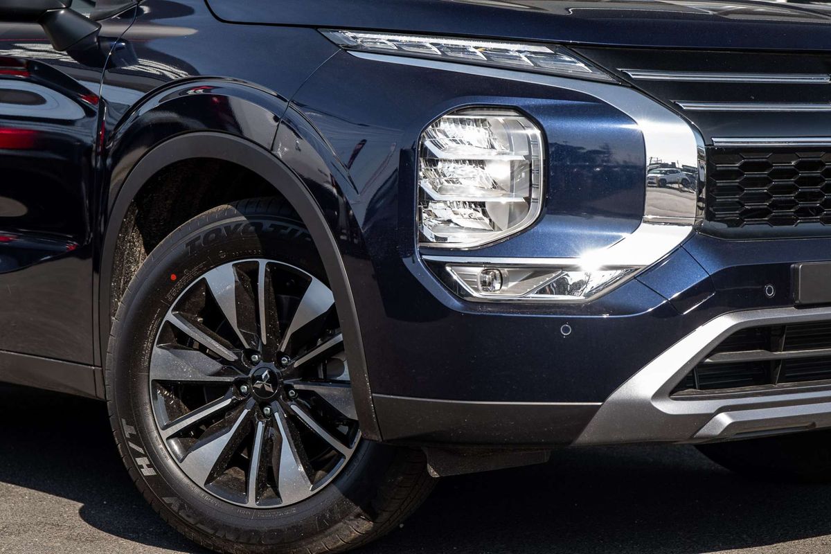 2026 Mitsubishi Outlander LS ZM