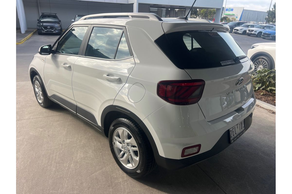 2025 Hyundai Venue QX.V5 image 4