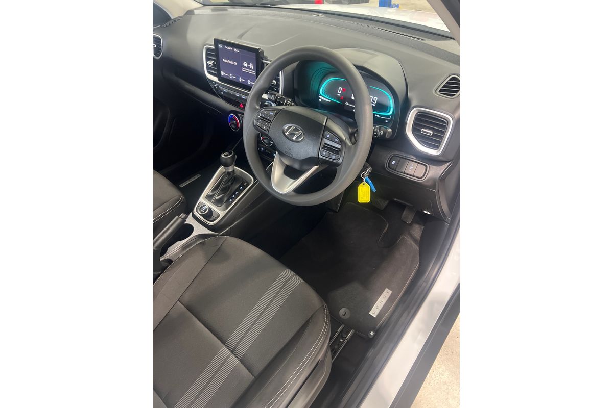 2025 Hyundai Venue QX.V5 image 8