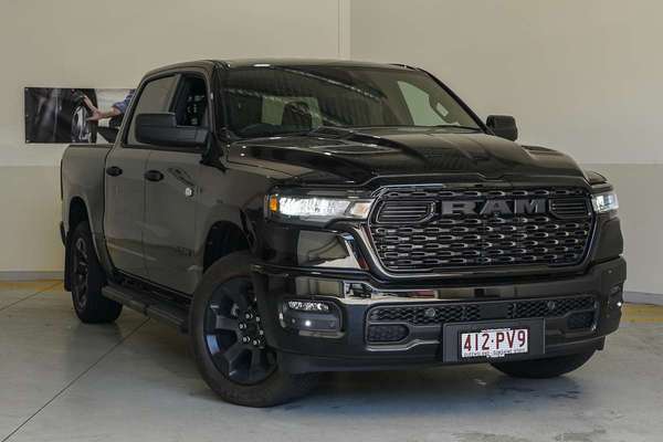 2026 RAM 1500 Express Black Edition Hurricane SO DT 4X4 SWB