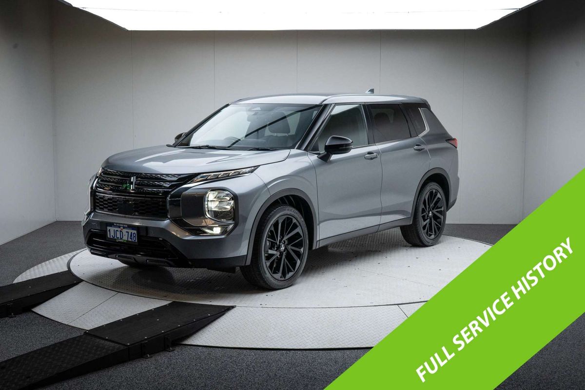 2023 Mitsubishi Outlander LS Black Edition ZM