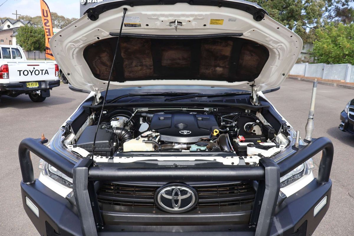 2023 Toyota Hilux SR GUN126R 4X4 image 11