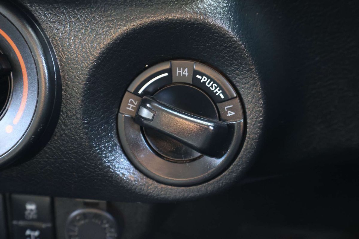 2023 Toyota Hilux SR GUN126R 4X4 image 16