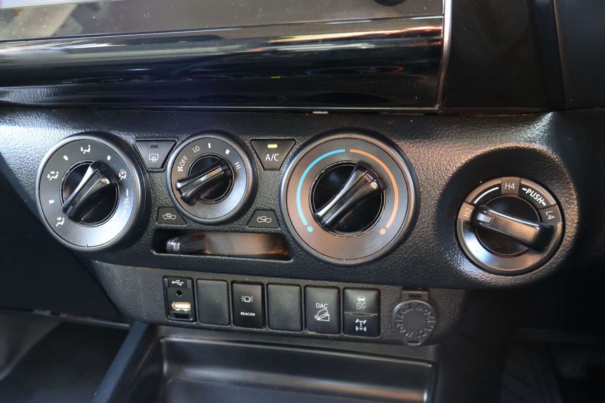2023 Toyota Hilux SR GUN126R 4X4 image 18