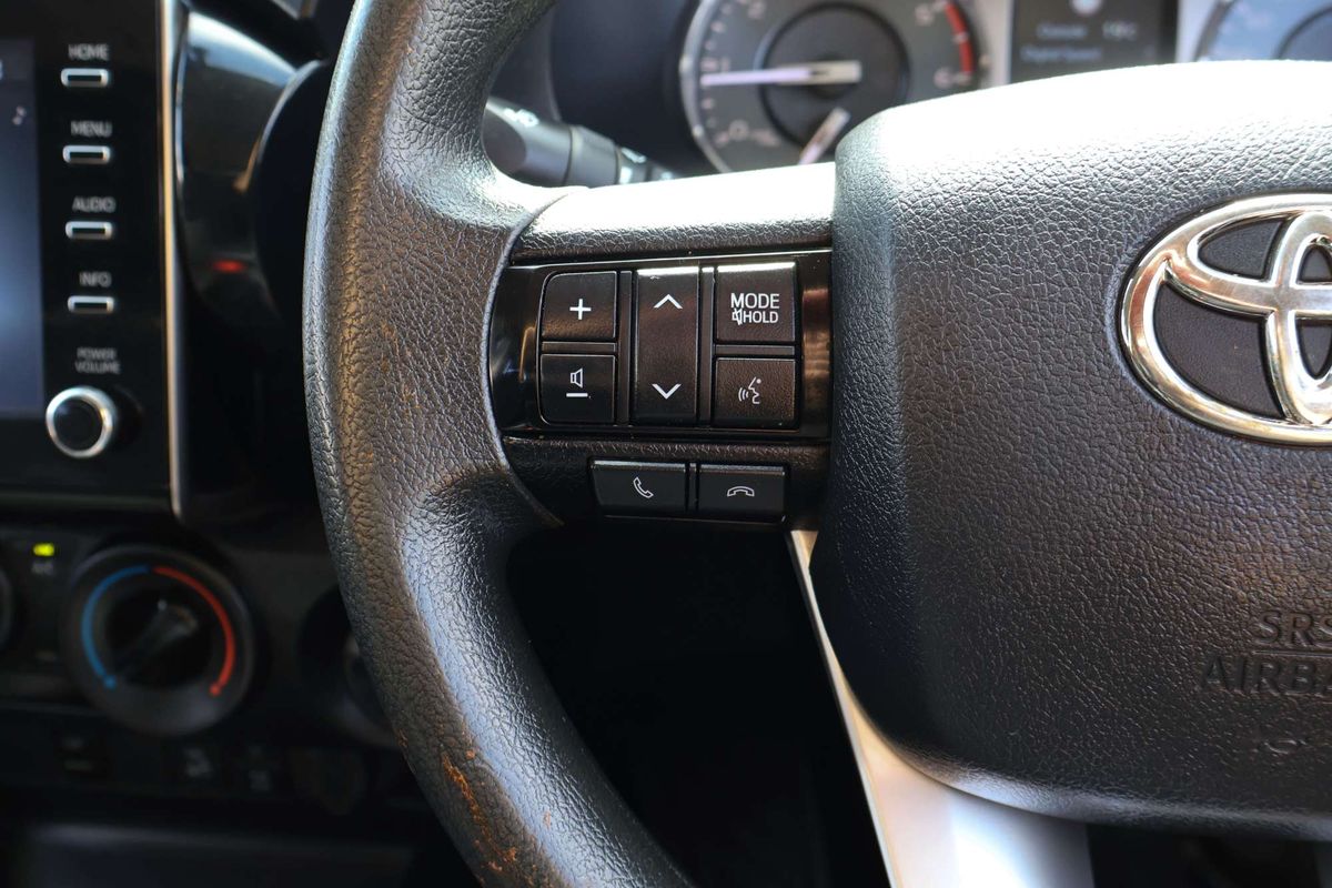 2023 Toyota Hilux SR GUN126R 4X4 image 24