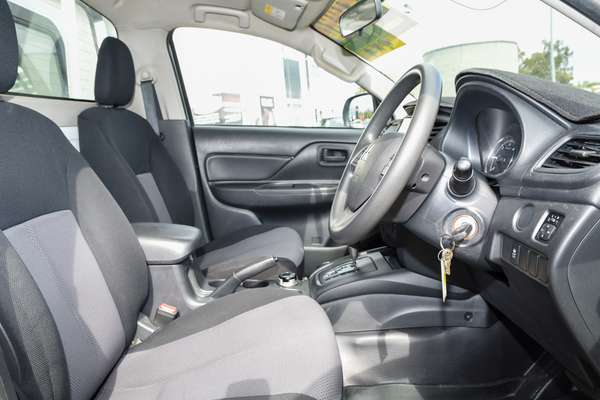 2022 Mitsubishi Triton GLX MR 4X4 thumb-8