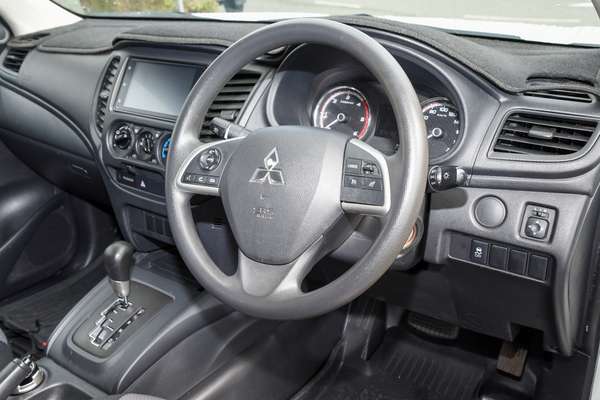 2022 Mitsubishi Triton GLX MR 4X4 thumb-14