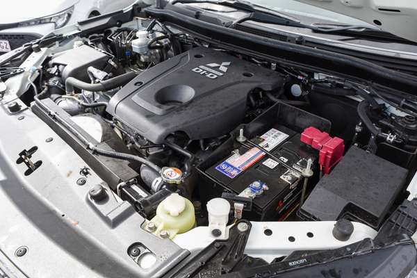 2022 Mitsubishi Triton GLX MR 4X4 thumb-7