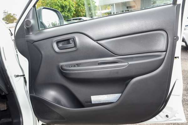 2022 Mitsubishi Triton GLX MR 4X4 thumb-15