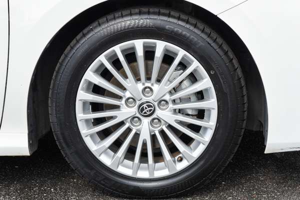 2024 Toyota Camry Ascent AXVH80R thumb-3