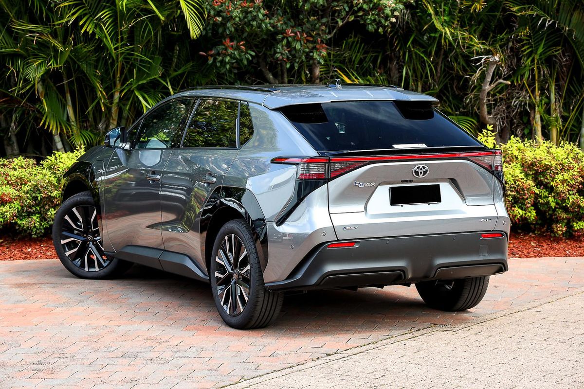 2025 Toyota bZ4X XEAM15R