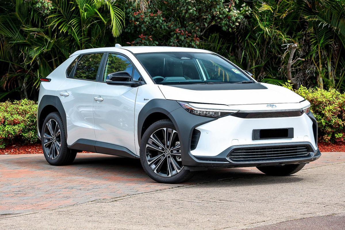 2024 Toyota bZ4X XEAM10R
