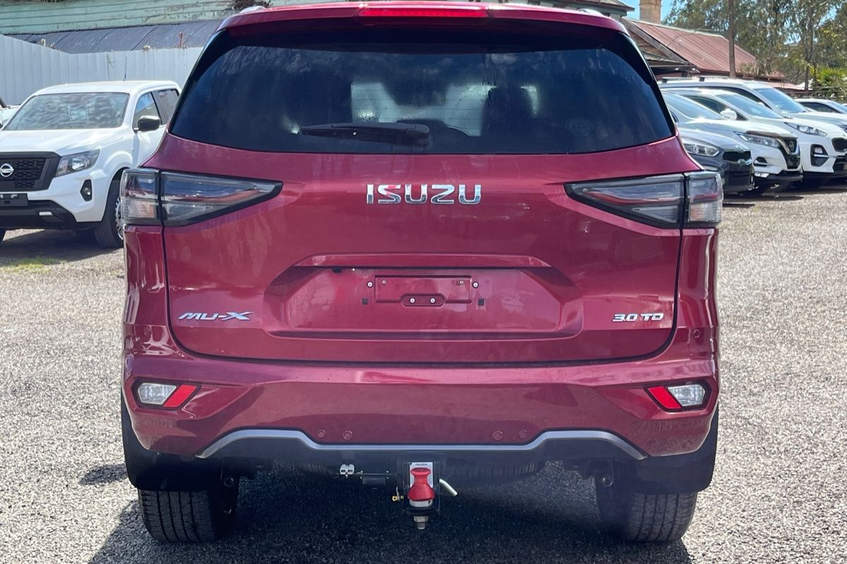 2022 Isuzu MU-X LS-T