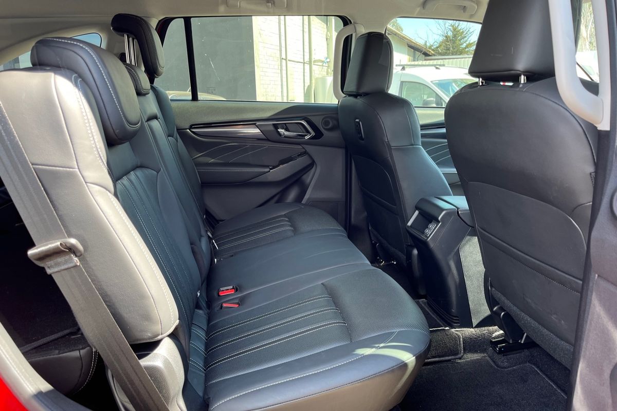 2022 Isuzu MU-X LS-T