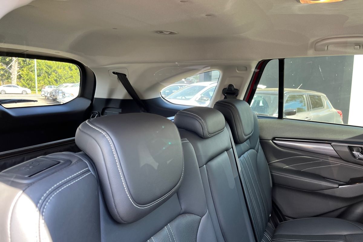 2022 Isuzu MU-X LS-T