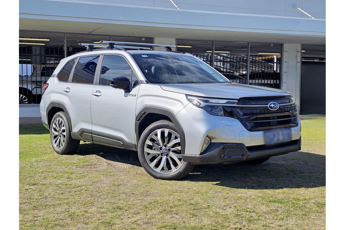 2025 Subaru Forester Hybrid Touring S6