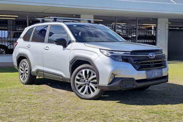 2025 Subaru Forester Hybrid Touring S6