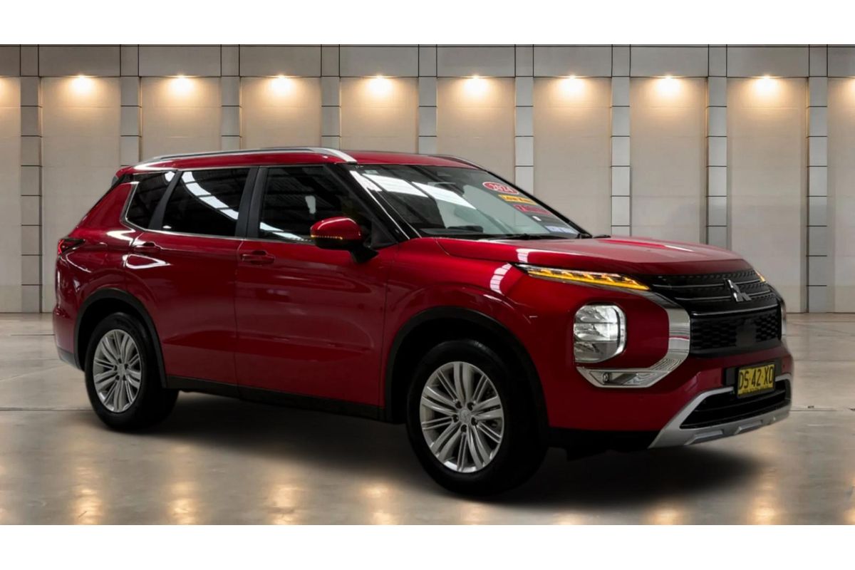 2024 Mitsubishi Outlander LS ZM