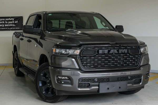 2026 RAM 1500 Express Black Edition Hurricane SO DT 4X4 SWB