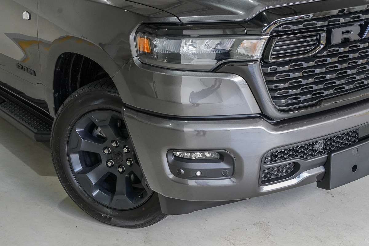2026 RAM 1500 Express Black Edition Hurricane SO DT 4X4 SWB