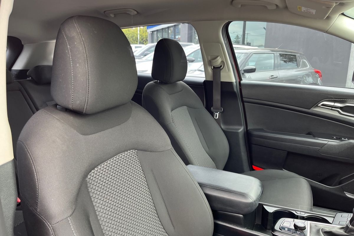 2022 Kia Sportage S NQ5