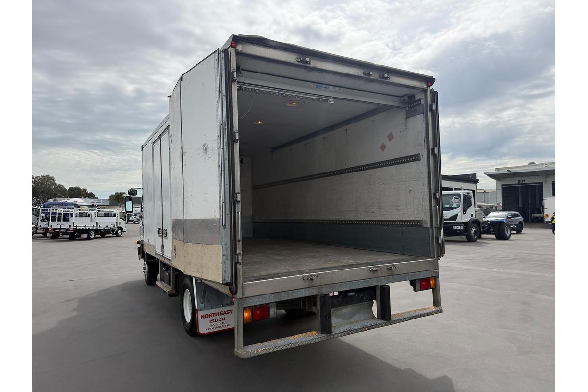 2007 Isuzu F Series FRR 500 image 15