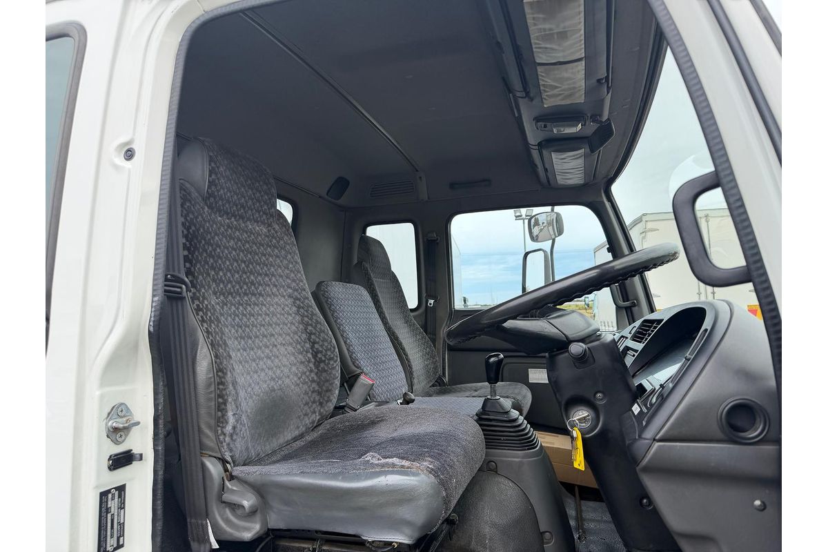 2007 Isuzu F Series FRR 500 image 22