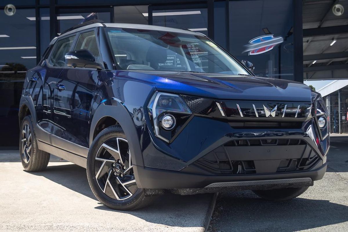 2025 Mahindra XUV3XO AX7L