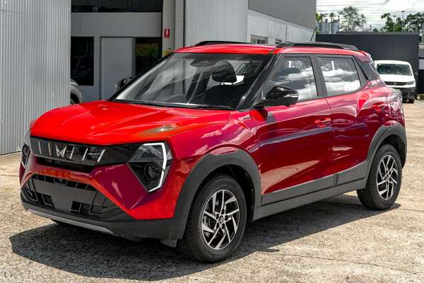 2025 Mahindra XUV3XO AX5L