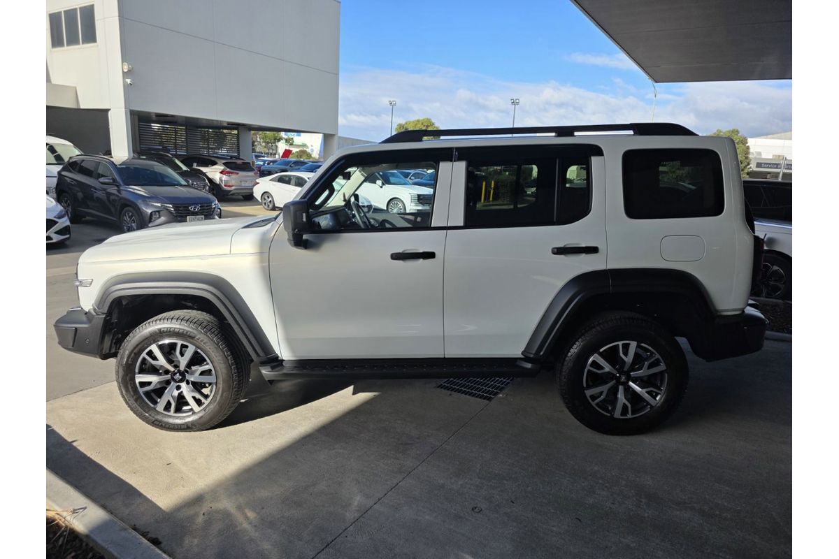 2023 GWM Tank 300 Ultra Hybrid P01 image 4
