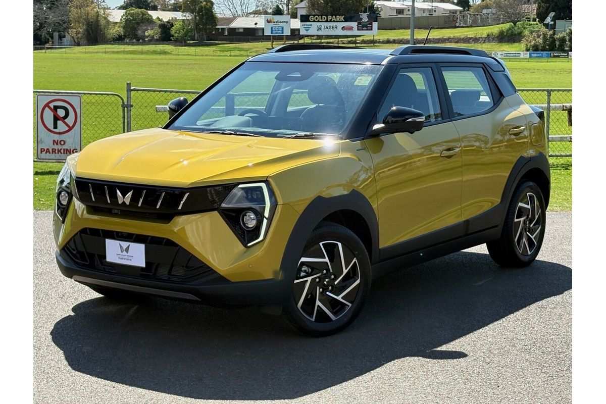 2025 Mahindra XUV 3XO AX7L