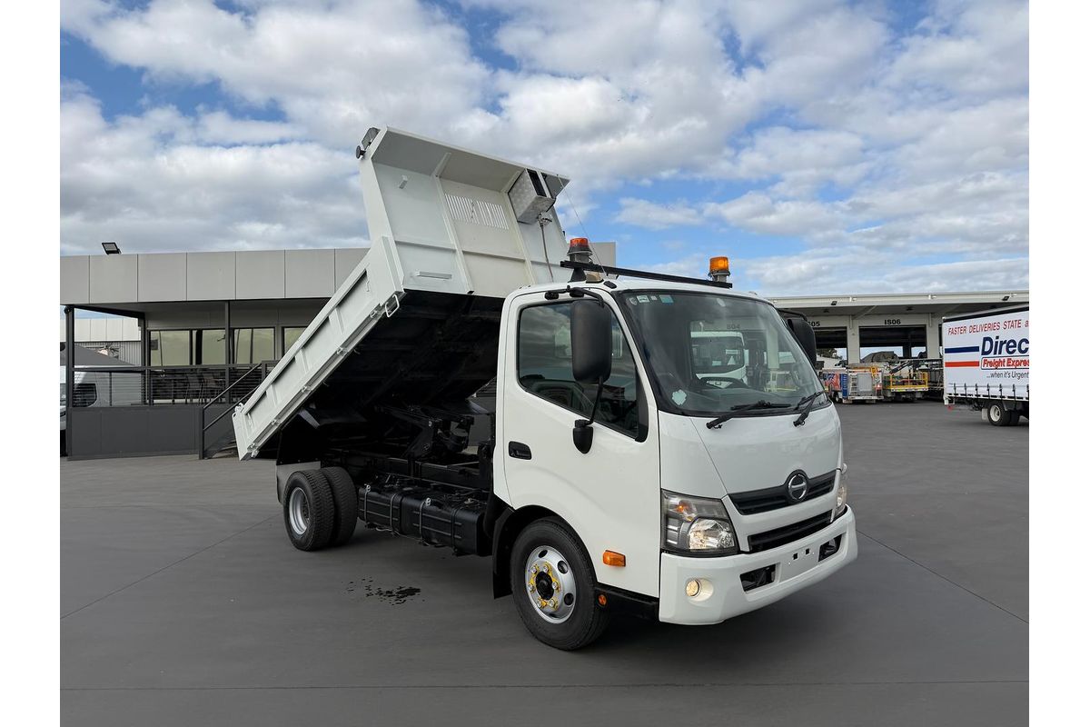 2015 Hino 300 Series 717 Medium