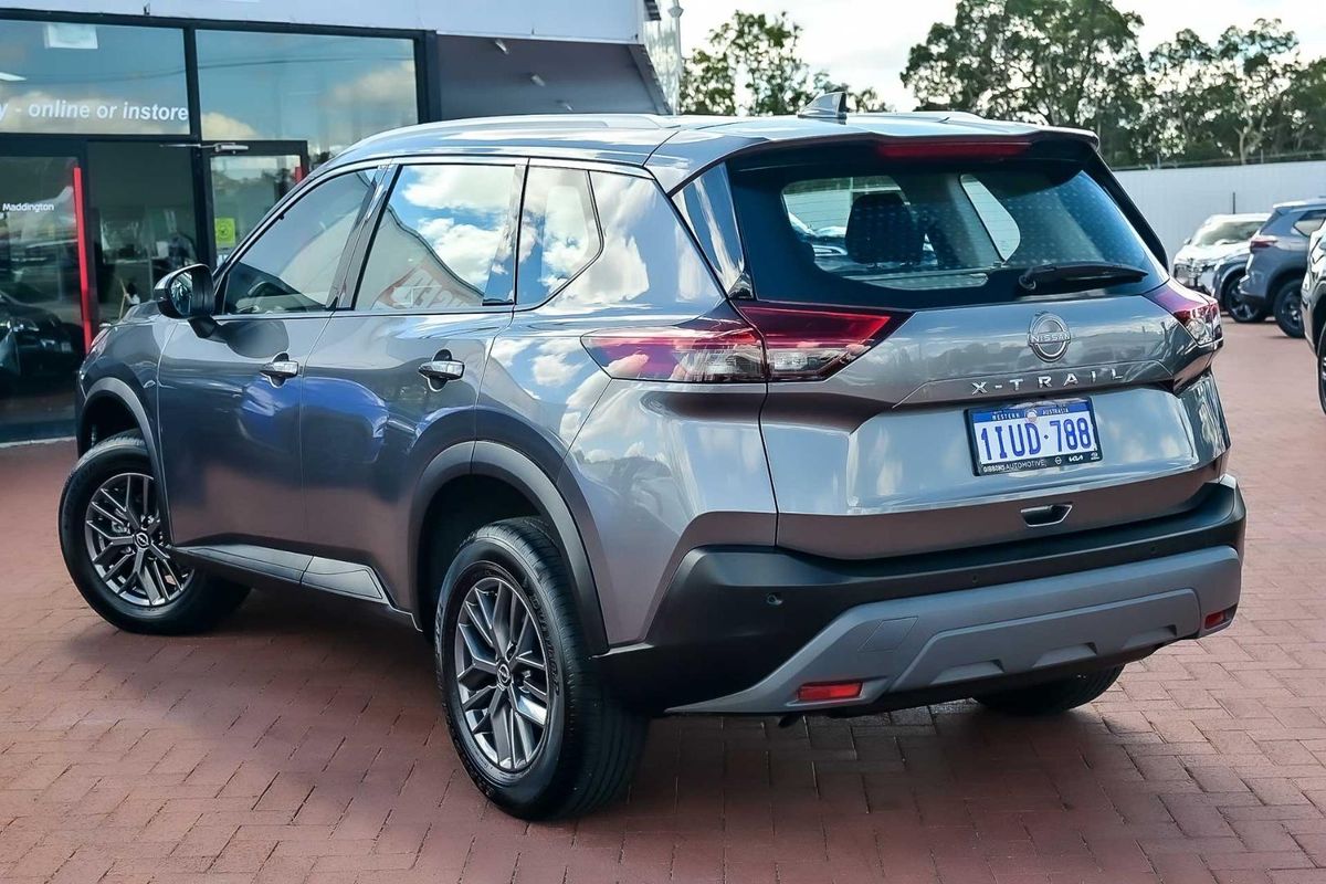 2025 Nissan X-TRAIL ST T33
